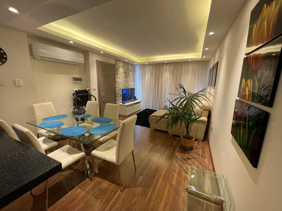 Modern Finished Apartment With Natural Light Сейнт Полс Бей Екстериор снимка