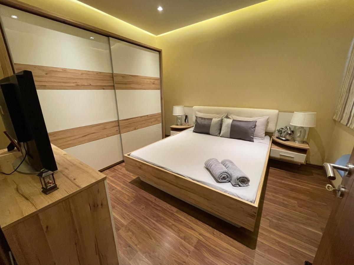 Modern Finished Apartment With Natural Light Сейнт Полс Бей Екстериор снимка