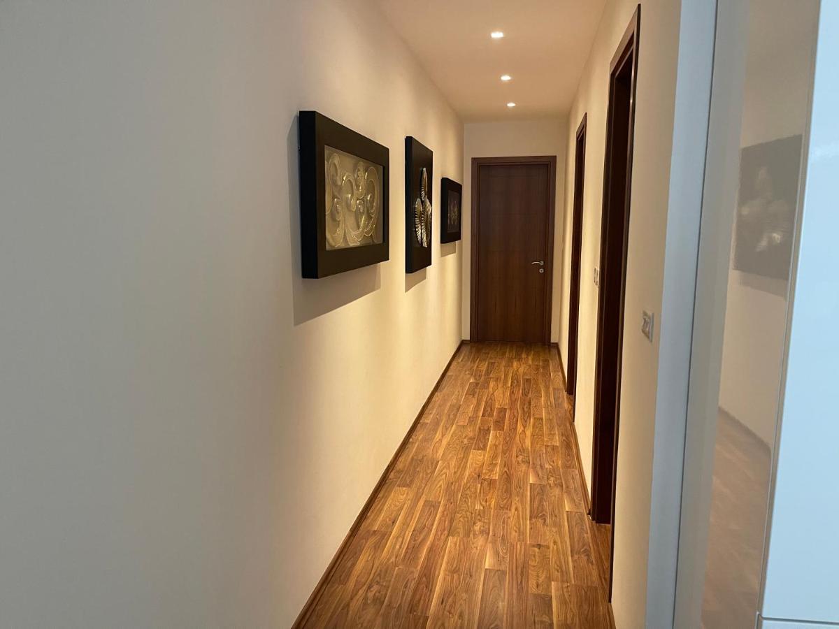 Modern Finished Apartment With Natural Light Сейнт Полс Бей Екстериор снимка