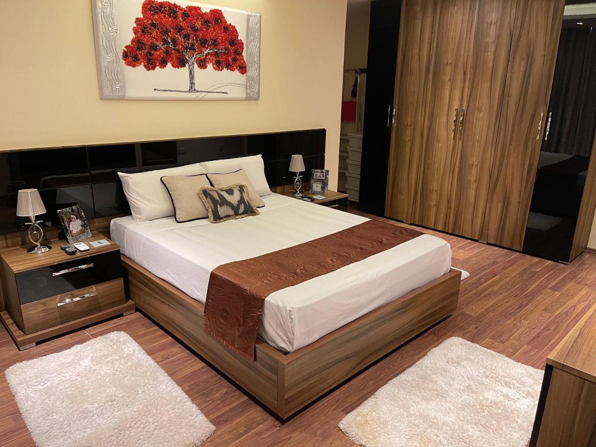 Modern Finished Apartment With Natural Light Сейнт Полс Бей Екстериор снимка